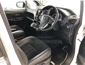 Toyota Esquire Hybrid GI Premium 2021