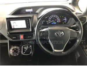 Toyota Esquire Hybrid GI Premium 2021