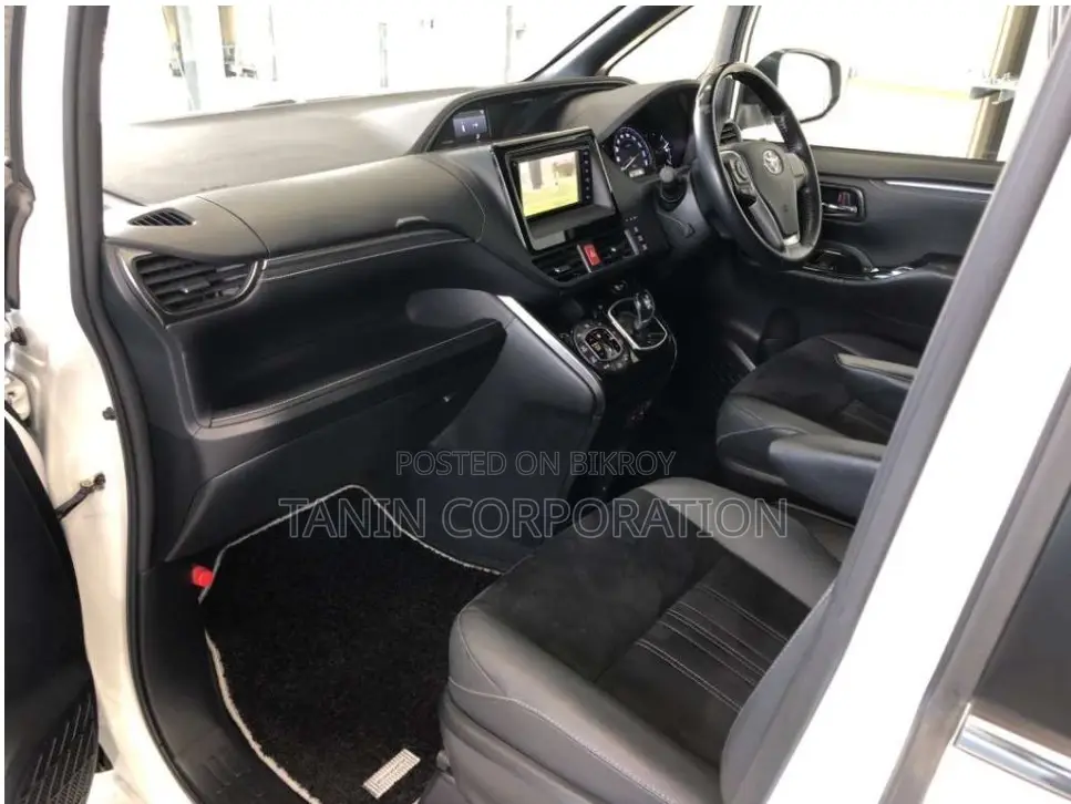 Toyota Esquire Hybrid GI Premium 2021