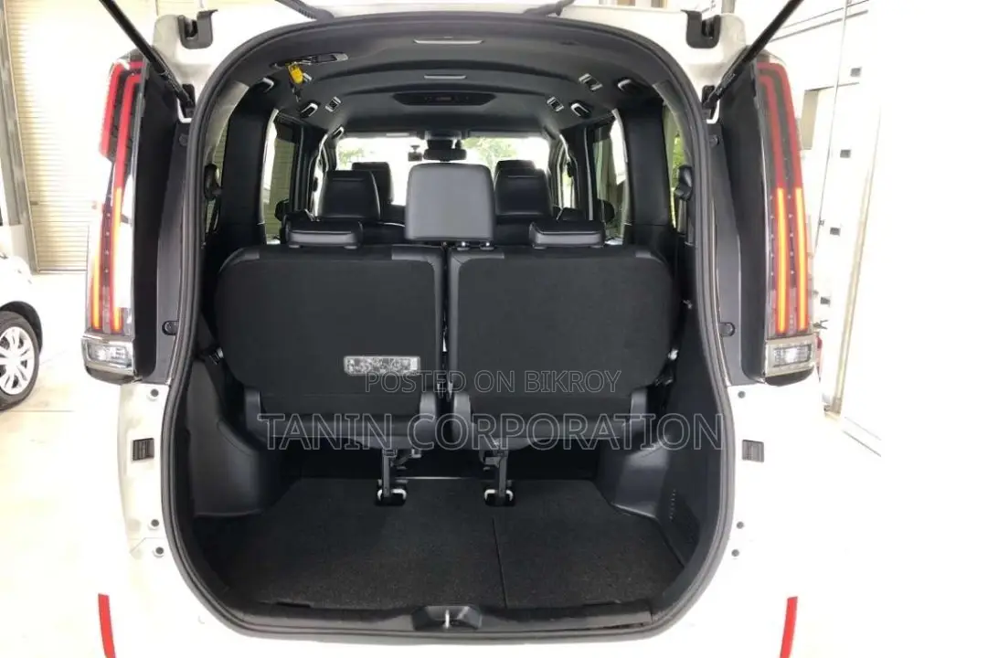 Toyota Esquire Hybrid GI Premium 2021