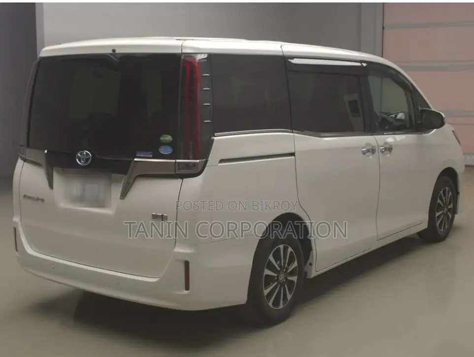 Toyota Esquire Hybrid GI Premium 2021