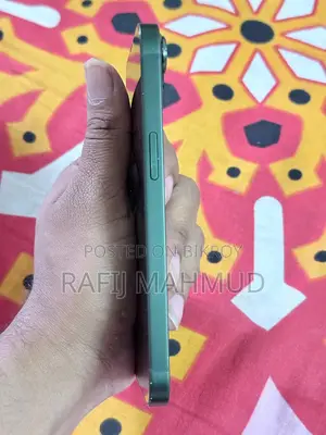 Apple iPhone 13 (Used)