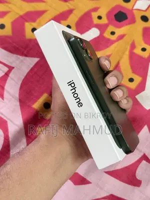 Apple iPhone 13 (Used)