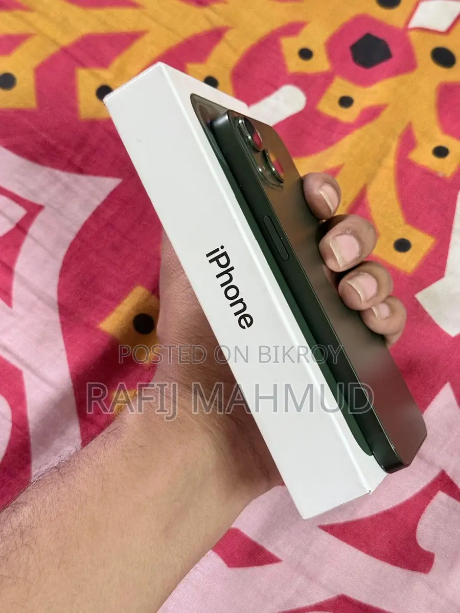 Apple iPhone 13 (Used)