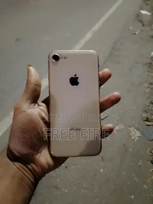 Apple iPhone 8 (Used)
