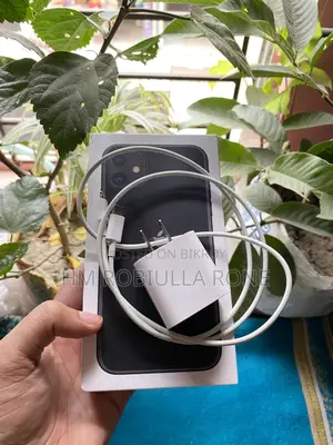 Apple iPhone 11 . (Used)