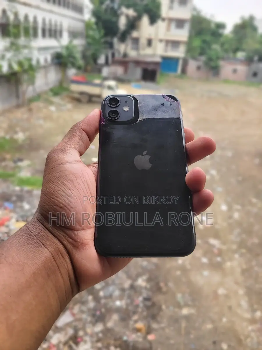 Apple iPhone 11 . (Used)
