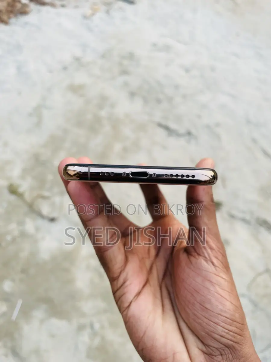 Apple iPhone XS 64 gb (Used)