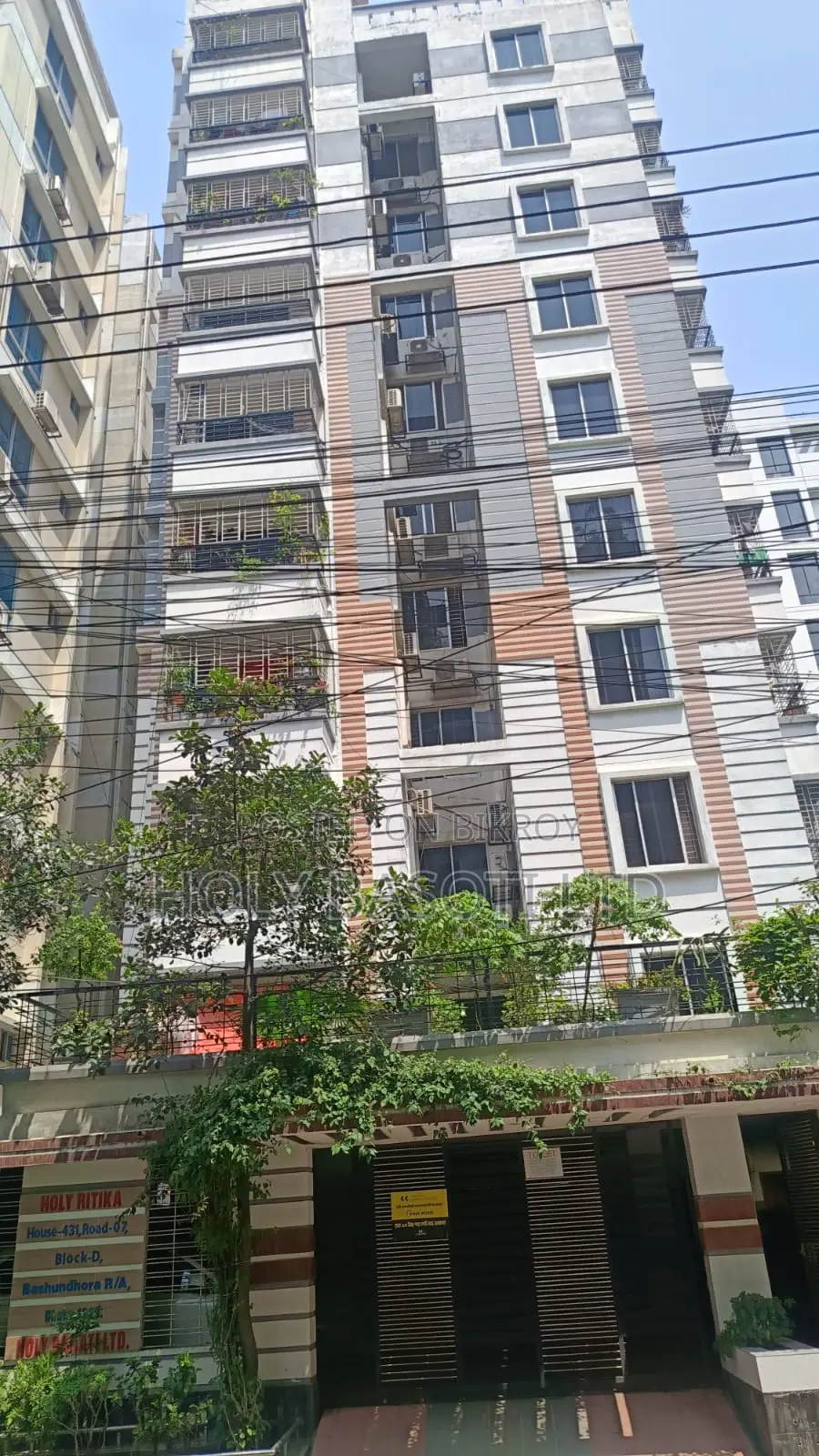 South Facing Flat Rent at Bashundhara D Block Near Apan Maert.
