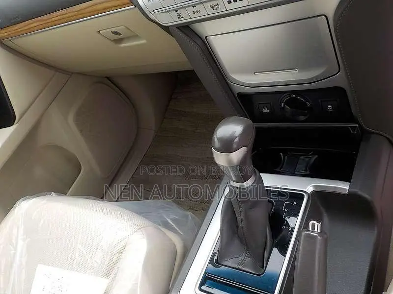 Toyota Land Cruiser Prado TX Limited 5 G 2022