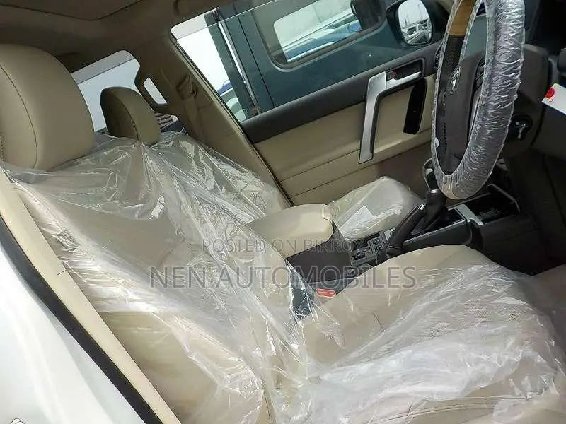 Toyota Land Cruiser Prado TX Limited 5 G 2022