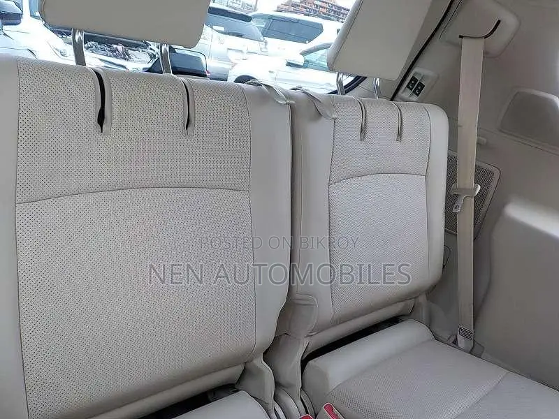 Toyota Land Cruiser Prado TX Limited 5 G 2022