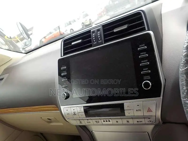 Toyota Land Cruiser Prado TX Limited 5 G 2022