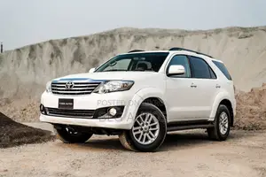 Toyota Fortuner -Whit Exterior 2011