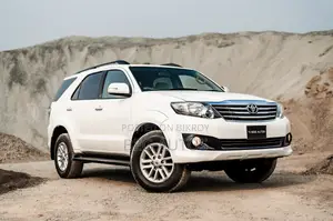 Toyota Fortuner -Whit Exterior 2011