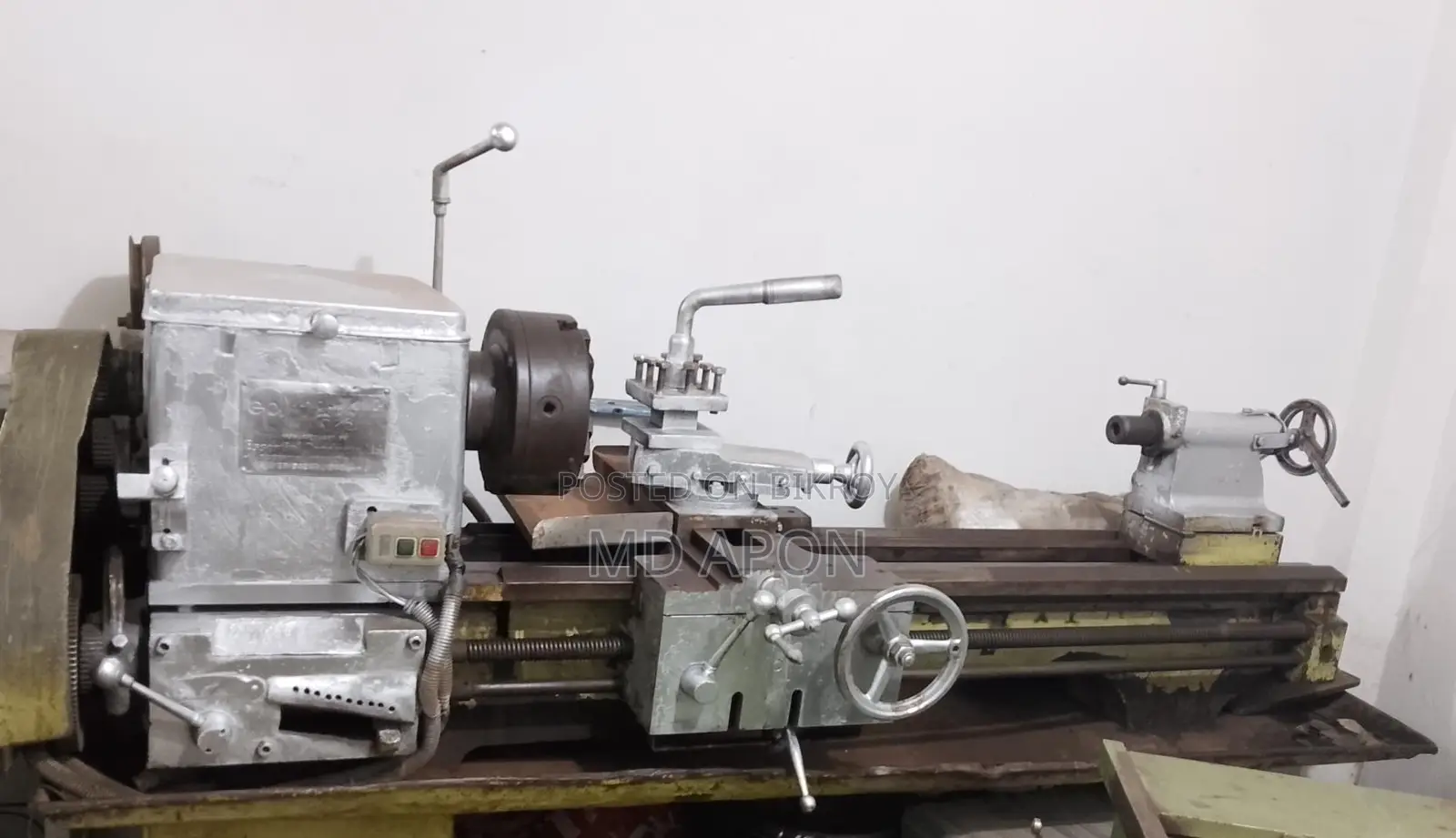 6.5 ft Lathe Machine. You can perform all kinds of manual work