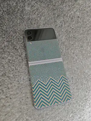 Samsung Galaxy Z Flip3 (ব্যবহৃত)