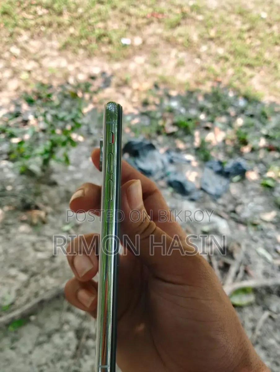 Apple iPhone X (Used)
