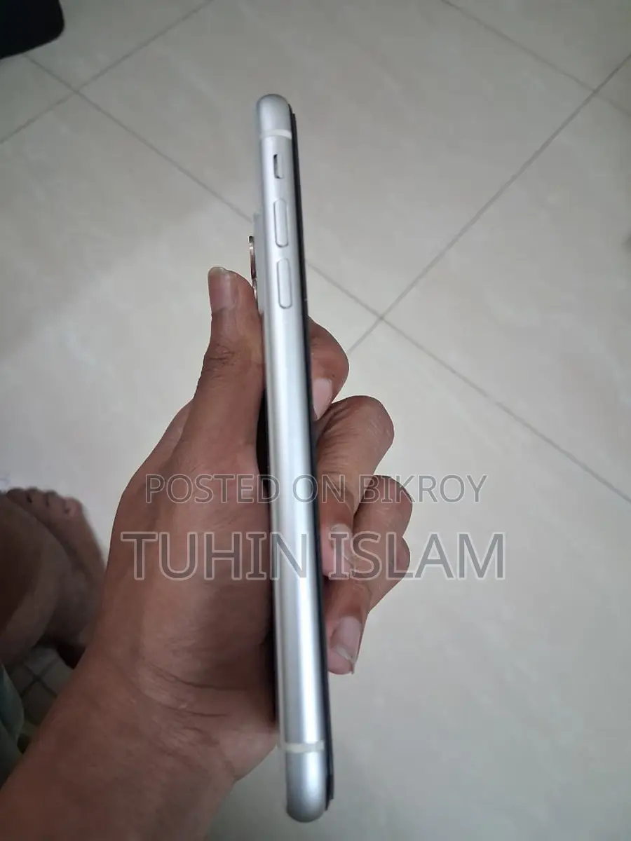 Apple iPhone 11 (Used)