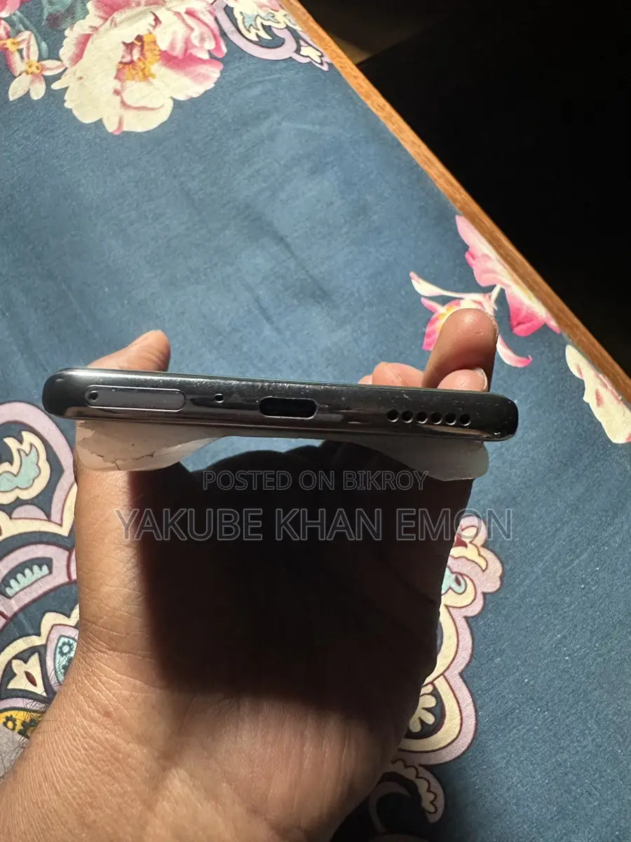 Tecno Camon 40 Pro with box (Used)