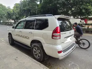 টয়োটা ল্যান্ড ক্রজার প্রাডো ২০০৫ পার্ল