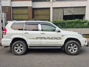 টয়োটা ল্যান্ড ক্রজার প্রাডো ২০০৫ পার্ল