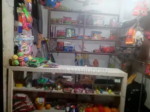 দোকানের মালামাল ও রেক বিক্রি করা হবে