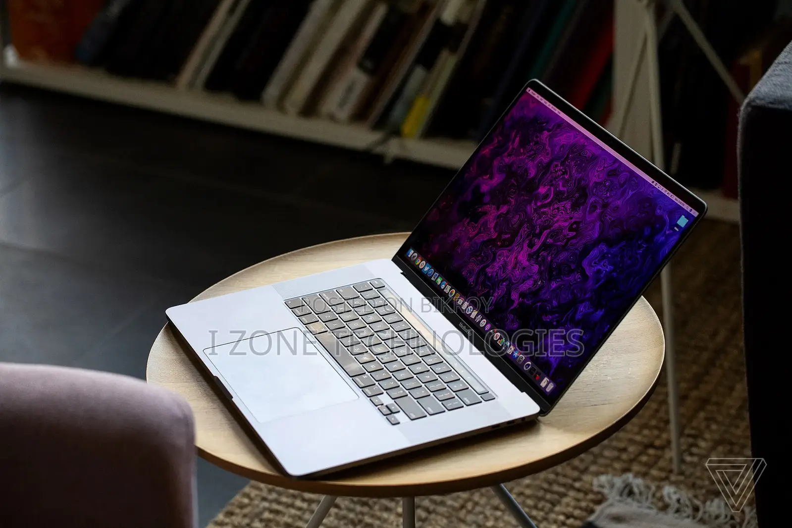 Apple MacBook Pro 16", i9 16GB Ram/512GB SSD Radeon 4GB Graphic Touch Bar