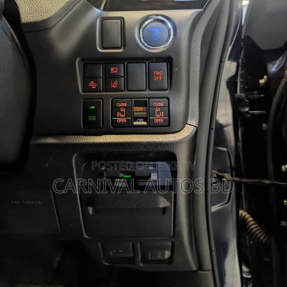 Toyota Noah SI WXB II HYBRID 2020