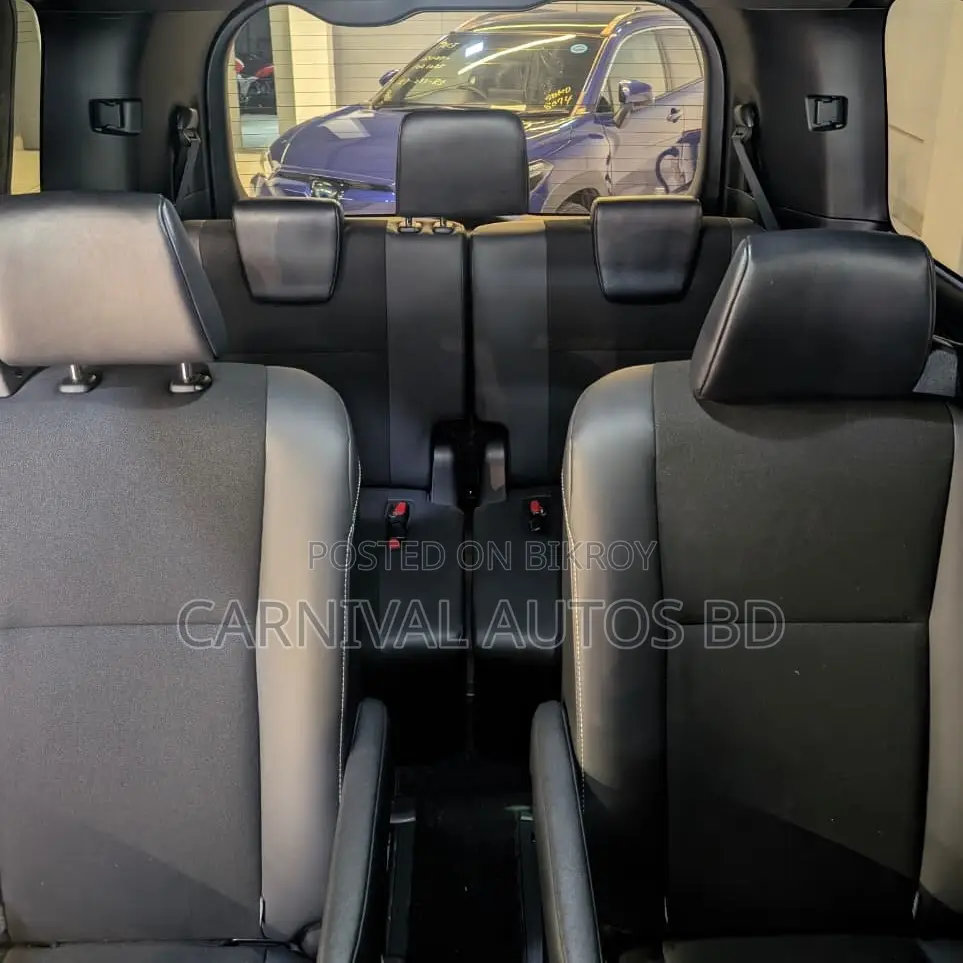Toyota Noah SI WXB II HYBRID 2020