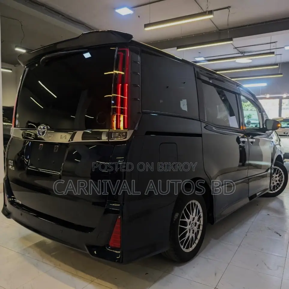 Toyota Noah SI WXB II HYBRID 2020