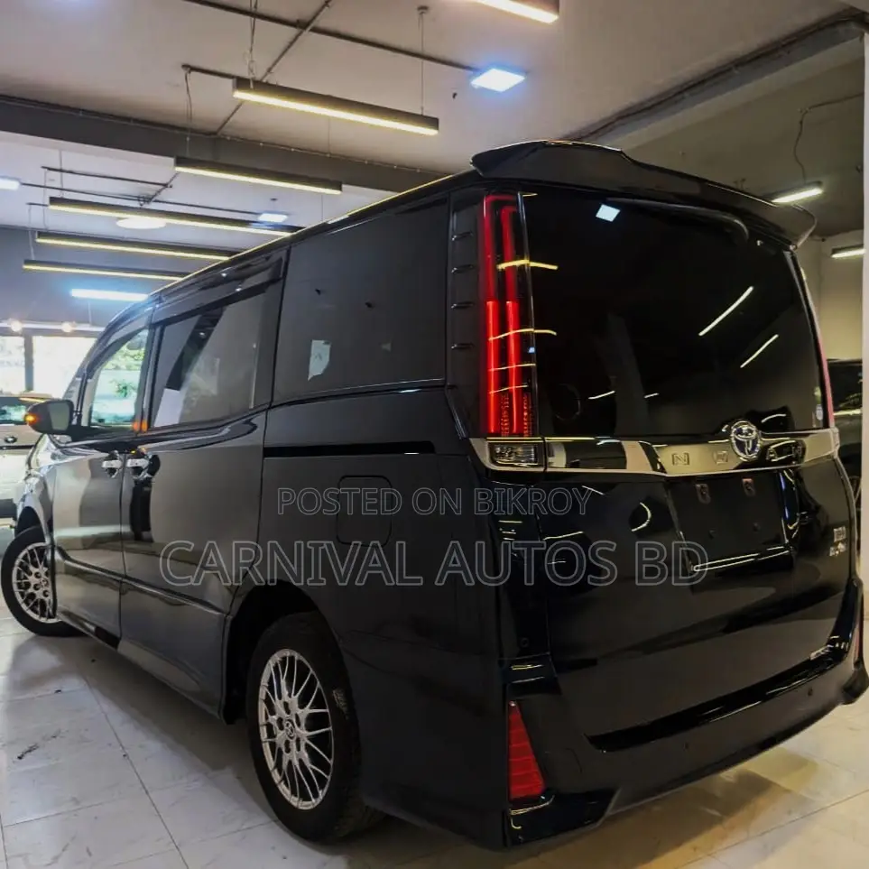 Toyota Noah SI WXB II HYBRID 2020