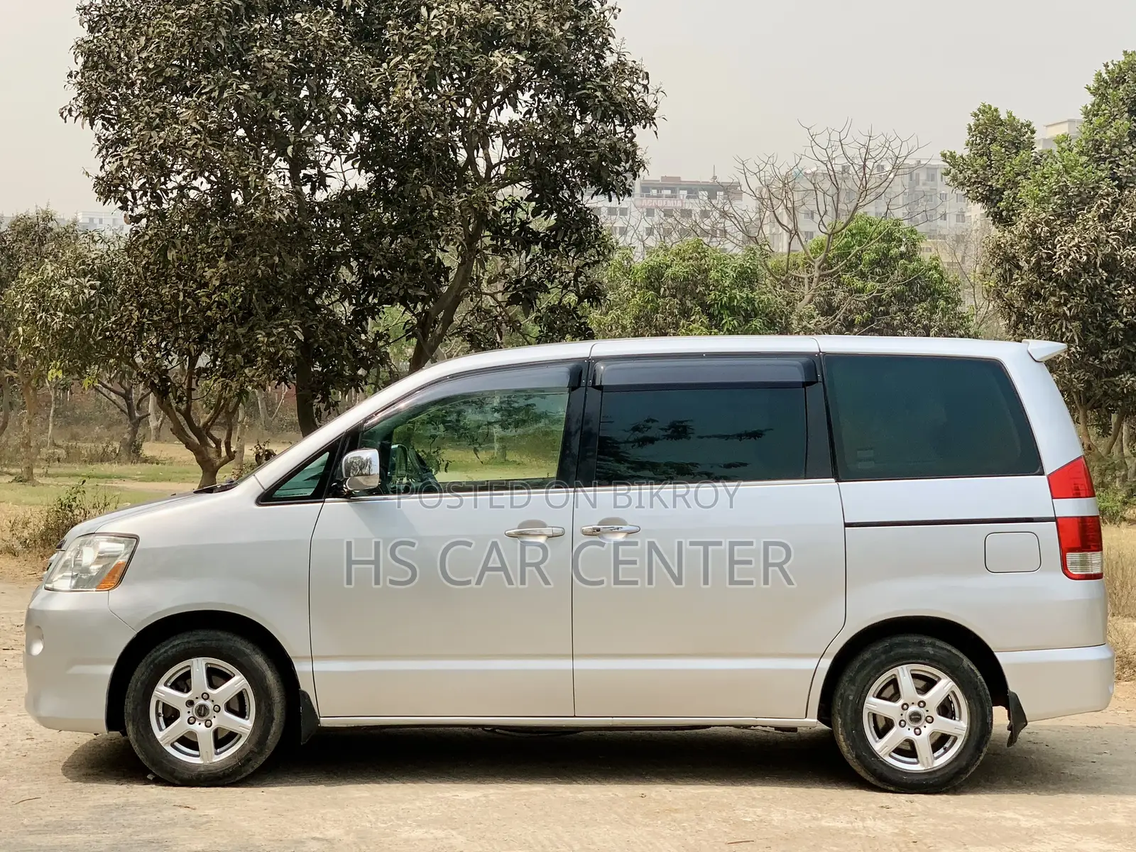 Toyota Noah X Full Fresh 2004