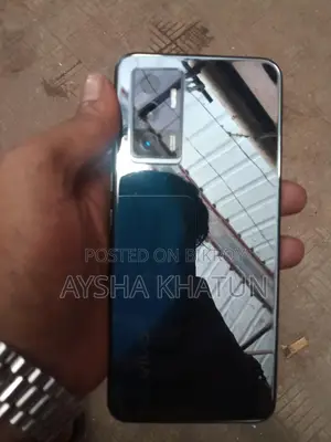 Vivo V21e 3/32 (Used)