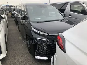 Toyota Voxy Non Hybrid SZ Black 2022