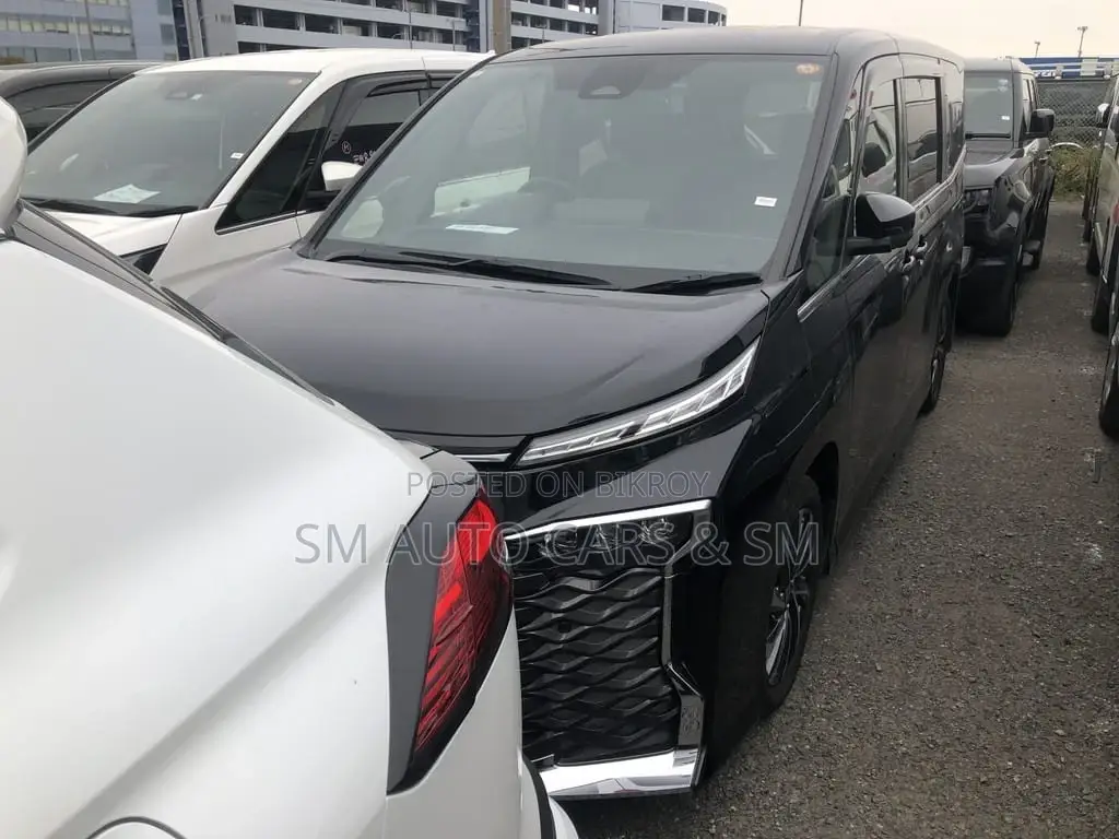 Toyota Voxy Non Hybrid SZ Black 2022