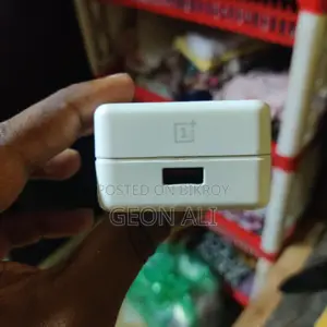 One Plus 7 ফোনের অ্যাডাপ্টার