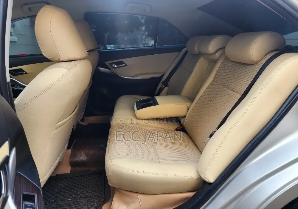 Toyota Premio 1.5 FWD 2017 Silver