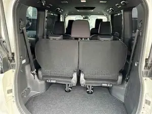 Toyota Voxy SZ Pearl Bodykit 2023