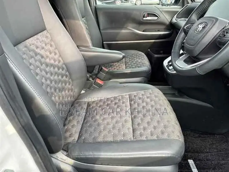 Toyota Voxy SZ Pearl Bodykit 2023
