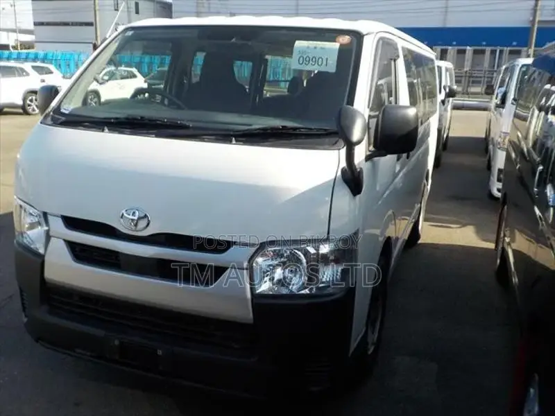 Toyota Hiace DX PKG 3.5 WHITE 2021