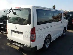 Toyota Hiace DX PKG 3.5 WHITE 2021