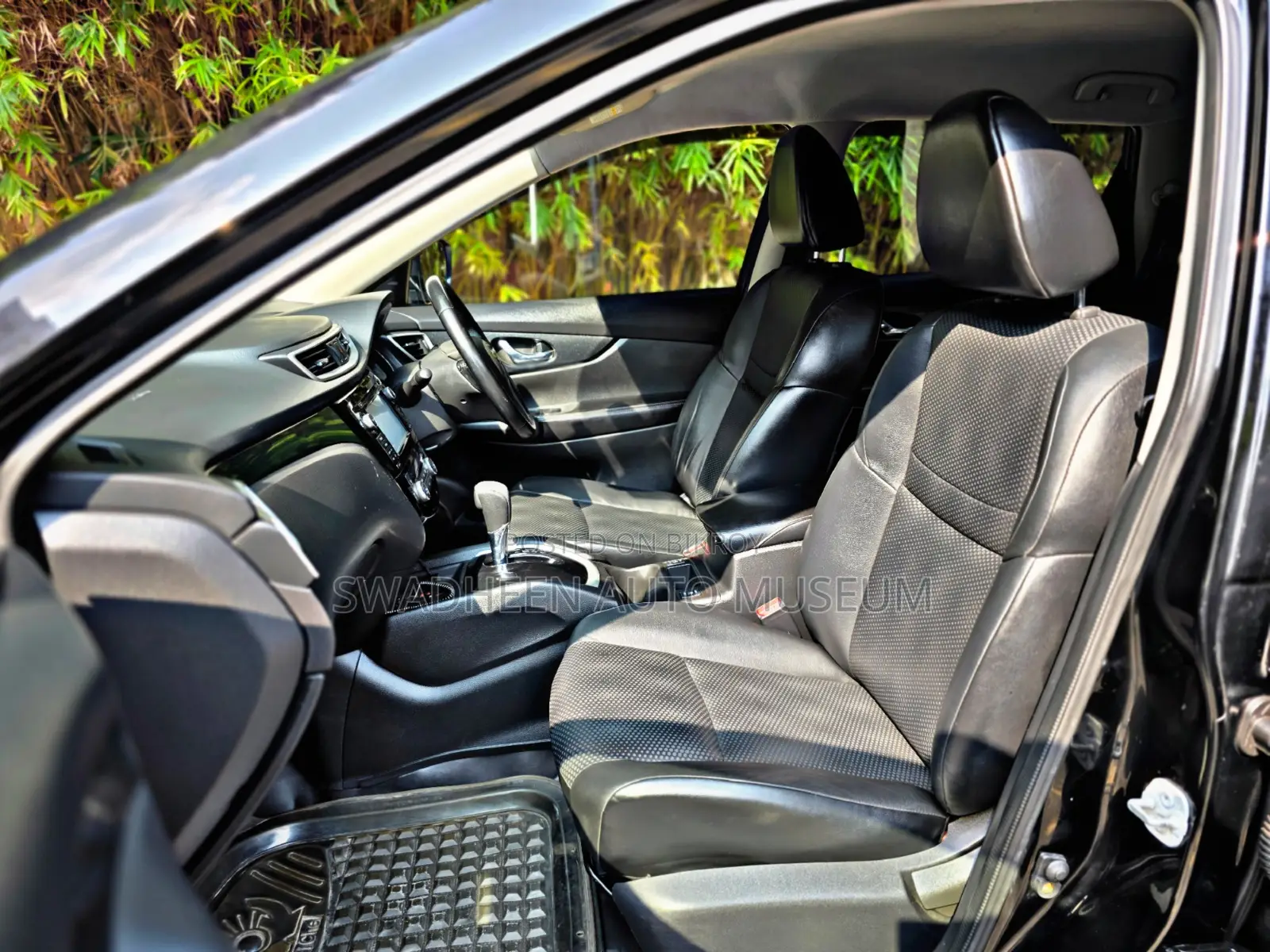 Nissan X-Trail Sunroof & 7 Seat 2012