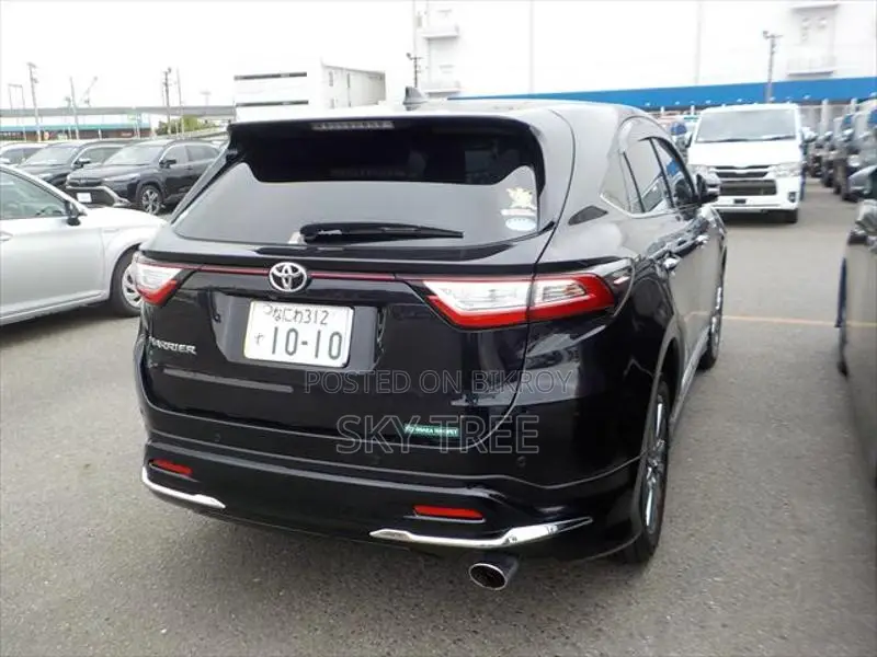 Toyota Harrier Progress Pack. 2020