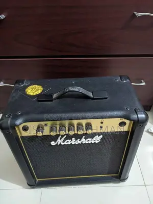 Marshall Mg15 Gold