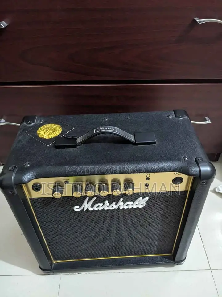 Marshall Mg15 Gold