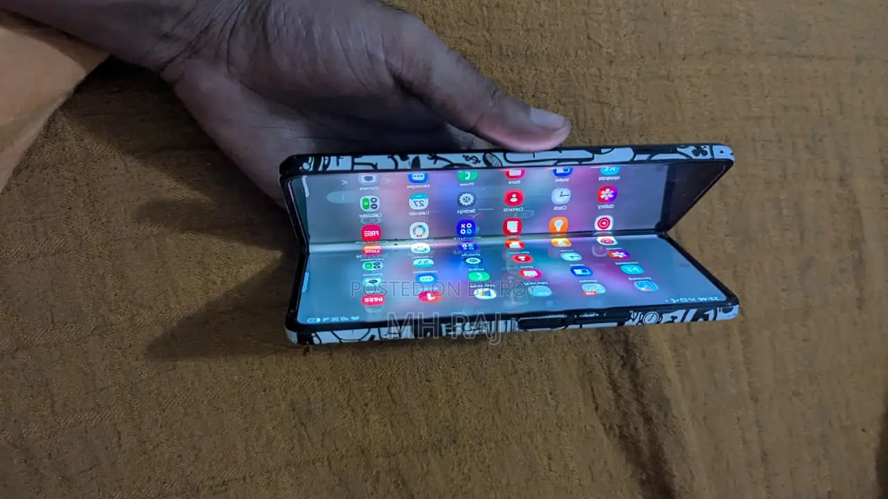 Samsung Galaxy Z Fold3 12/256 gb (Used)