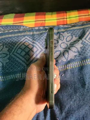 Apple iPhone 13 (Used)