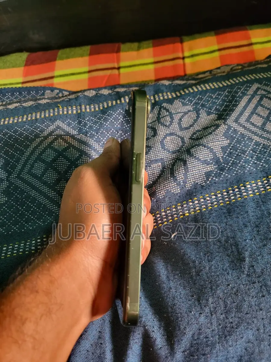 Apple iPhone 13 (Used)