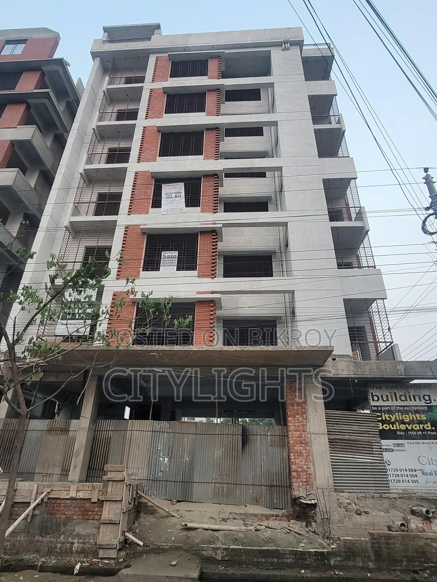 High Quality South West Corner 1550 sft Apartment